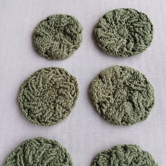 Set of 6 Coasters 4" crochet cable pinwheel round green chunky handmade decor - Picture 4 of 9